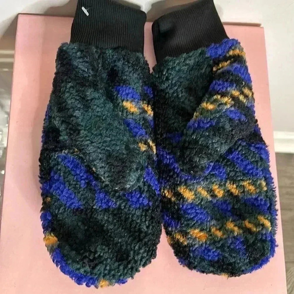 The North Face Ridge Fleece Mitten - Picture 9 of 13